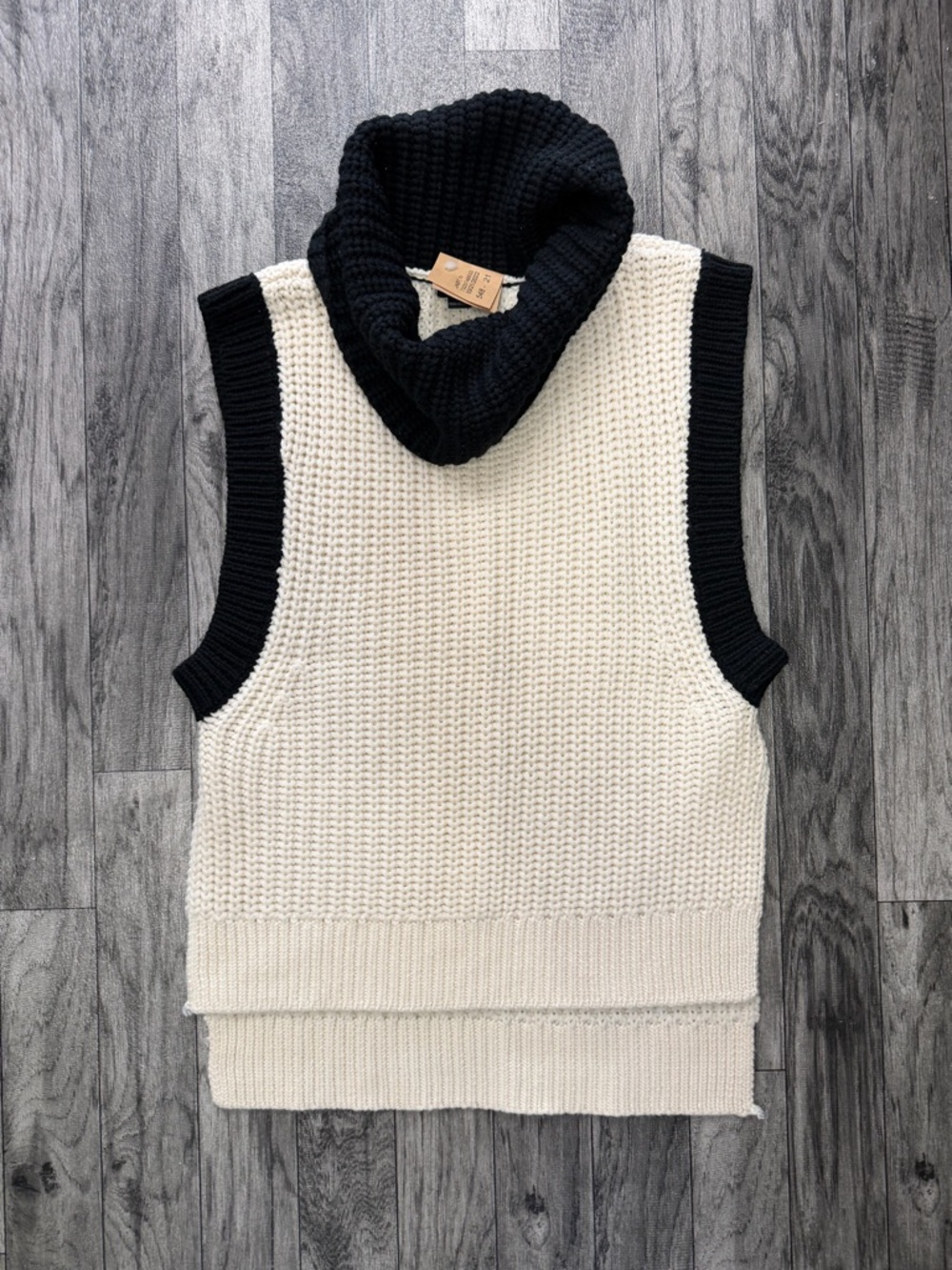 Sachin & Babi Griffin
Black and Cream Knit Vest with Turtleneck